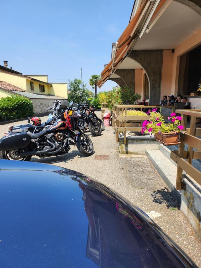 Hotel Route 9 Cadeo Buitenkant foto